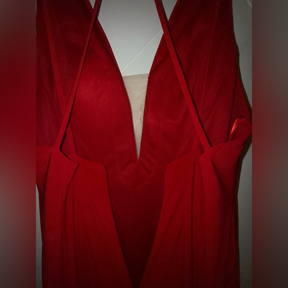 Faviana style 7920 formal prom dress gown RED high slit deep V-neck plunge NWT - Picture 14 of 16